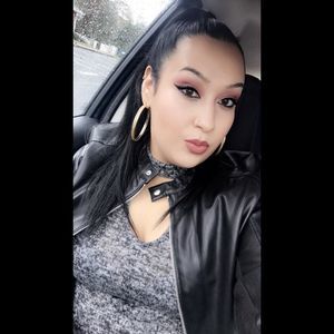 Meet your Posher, Yesenia